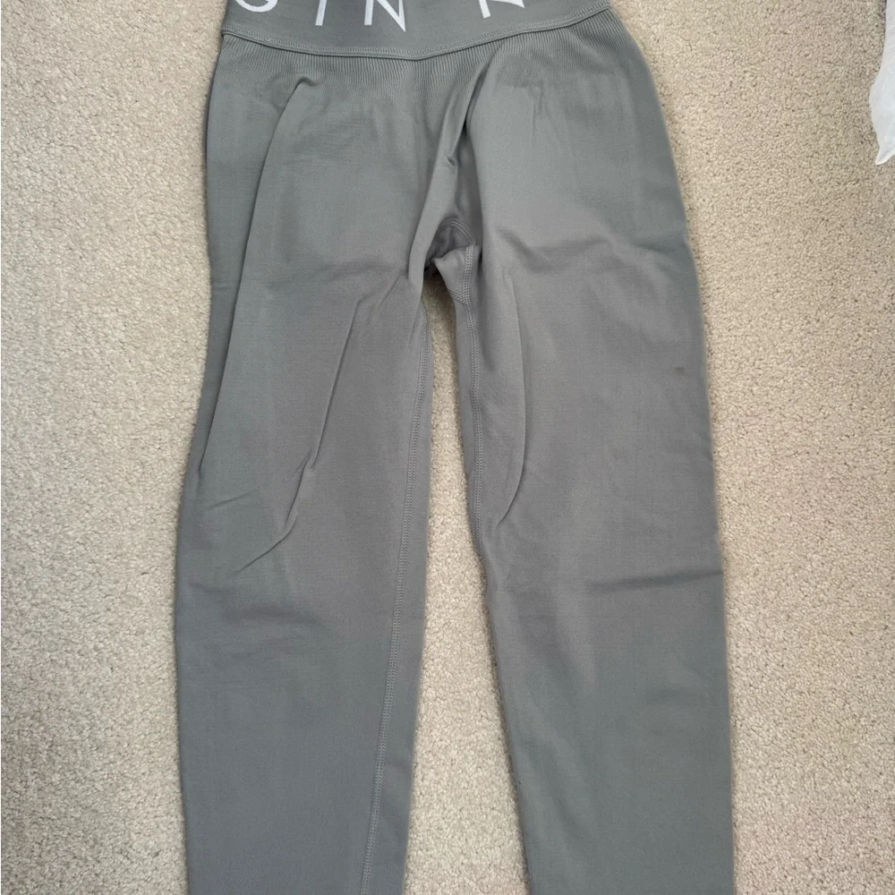 NVGTN Gray Leggings - Picture 3 of 4
